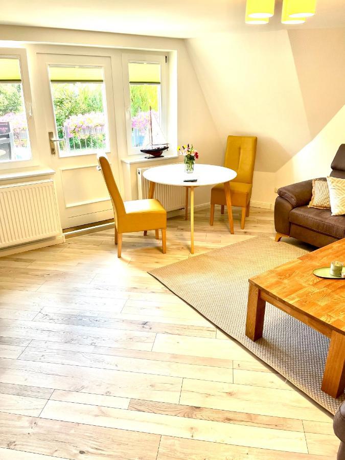 Zur Alten Boddenfischerei Ferienwohnung HeideZauber Neuendorf Heide Exterior foto